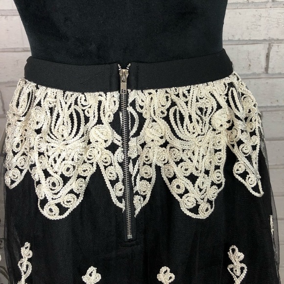 Design Lab Embroidered Black and White Mini Skirt - Picture 7 of 8